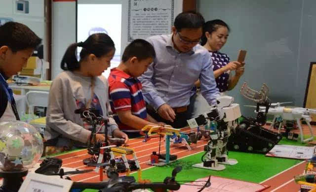 青少年无人机冬令营