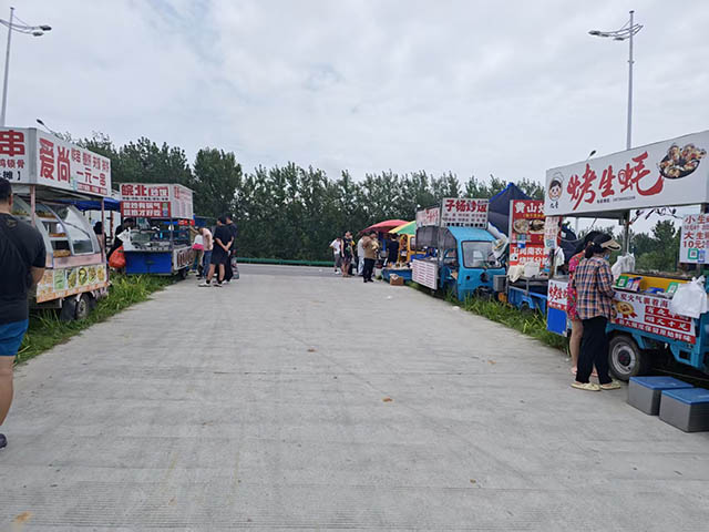 南京低空飞行综合基地南门快餐.jpg 南京低空飞行综合基地南门快餐.jpg
