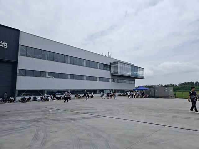 等待参加CAAC考试的学员2.jpg 等待参加CAAC考试的学员2.jpg