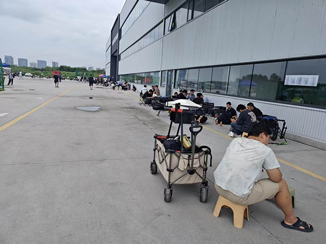 等待参加CAAC考试的学员3.jpg 等待参加CAAC考试的学员3.jpg
