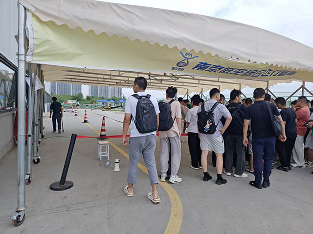 等待参加CAAC考试的学员5.jpg 等待参加CAAC考试的学员5.jpg